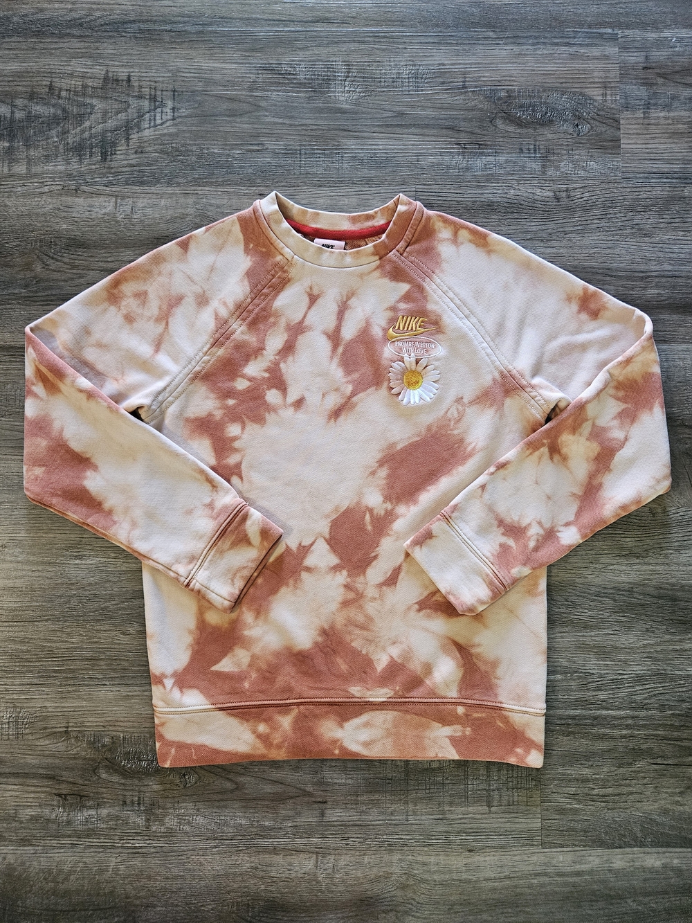 Nike Girl's 'From Beaverton With Love' Daisy Tie-Dye Crewneck‎ Sweatshirt
